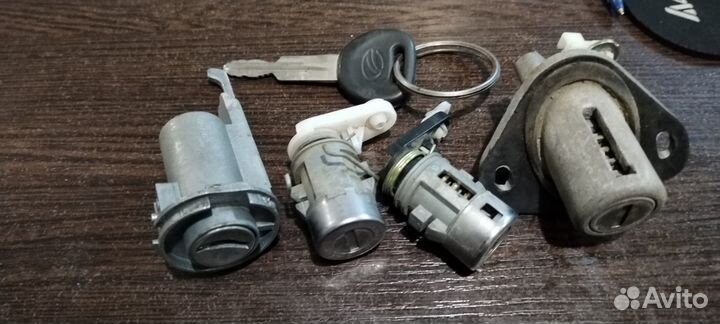 Chevrolet Lanos личинка замка зажигания с ключом