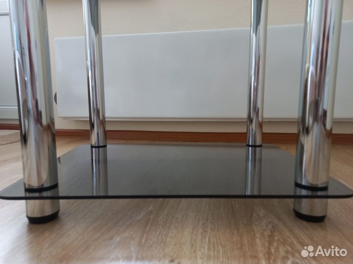 Столик под теле-видео аппаратуру