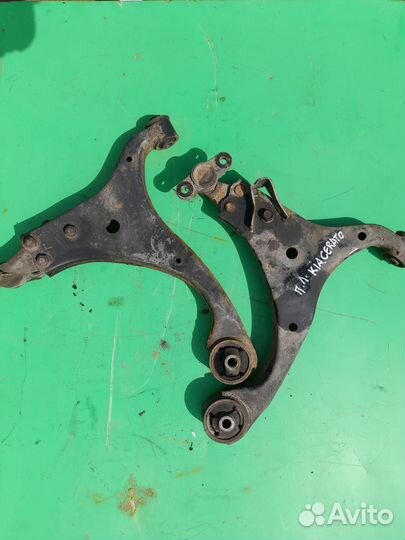 Передние нижние рычаги KIA Cerato 2