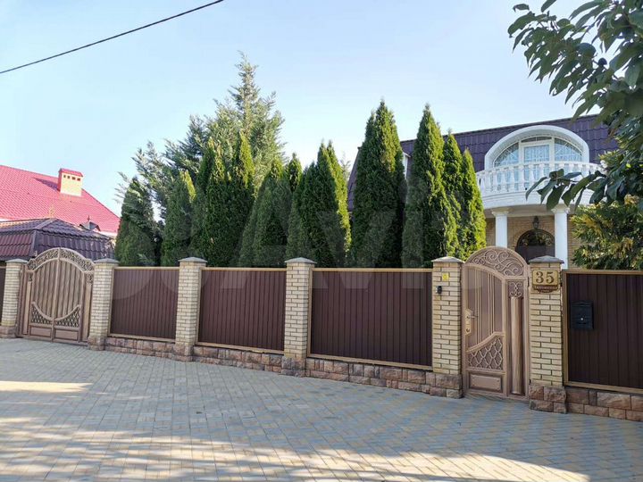 Дом 320 м² на участке 8 сот.