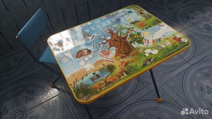 Детский стол и стул