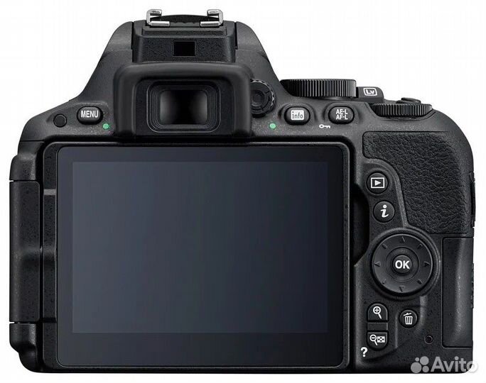 Зеркальный фотоаппарат Nikon D5500