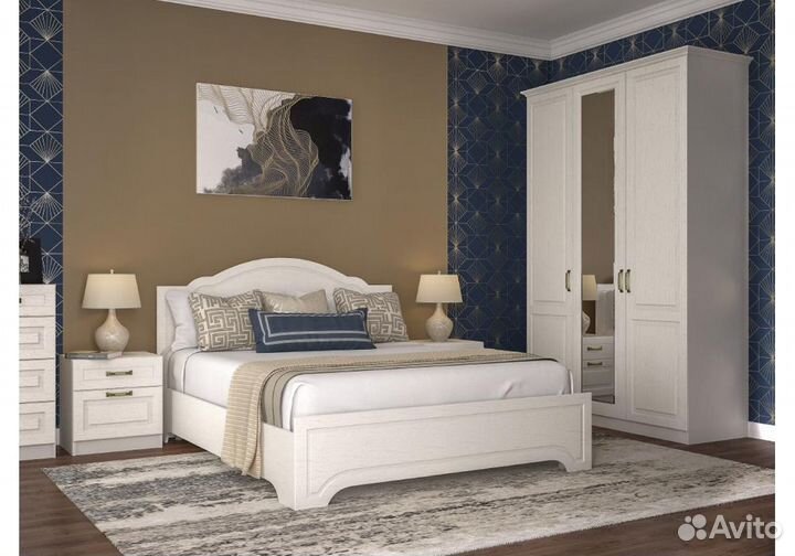 Шкаф трехдверный для одежды и белья с зеркалом