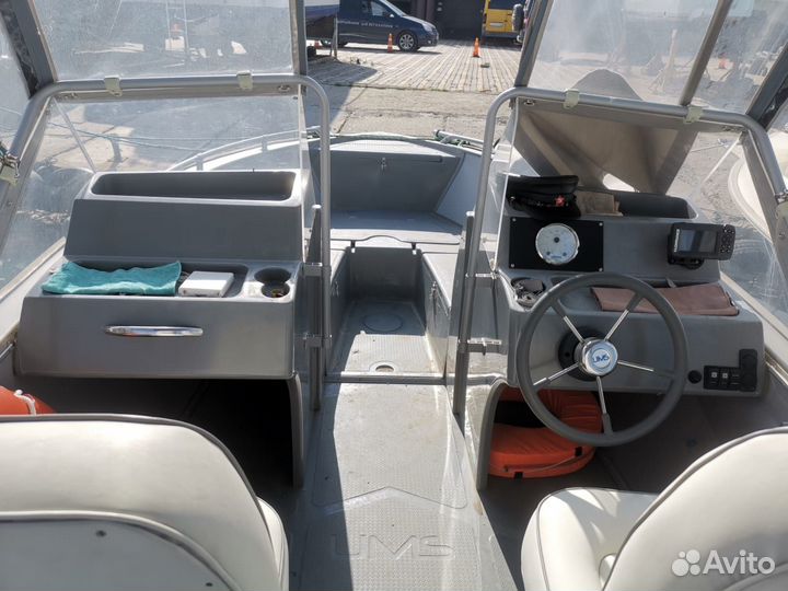Катер UMS 600