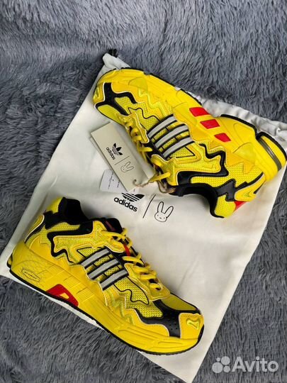 Adidas Response CL x Bad Bunny