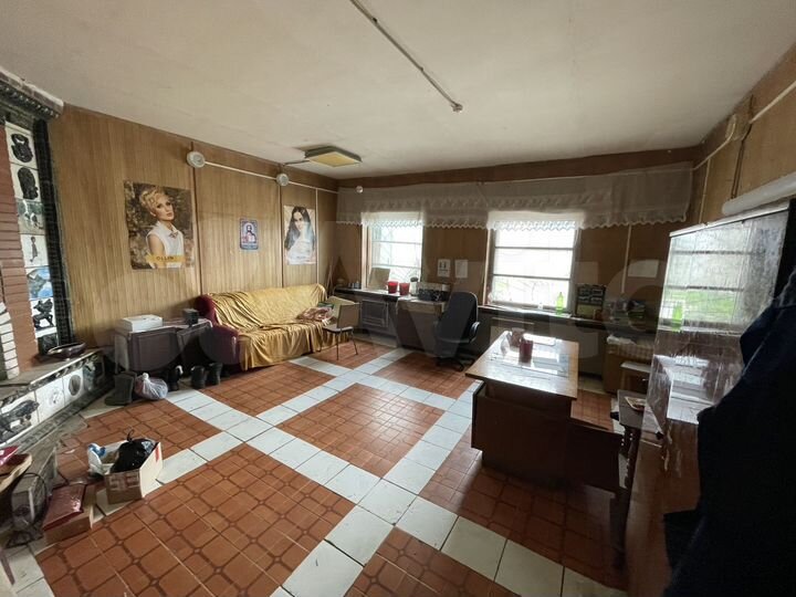 Здание с участком под склад, с/х про зводство