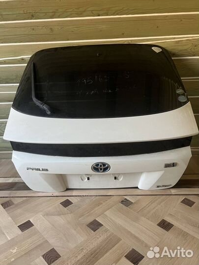 Крышка багажника Toyota Prius z51