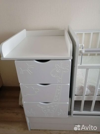 Детская кроватка