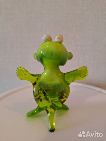 Статуэтка лягушка стекло