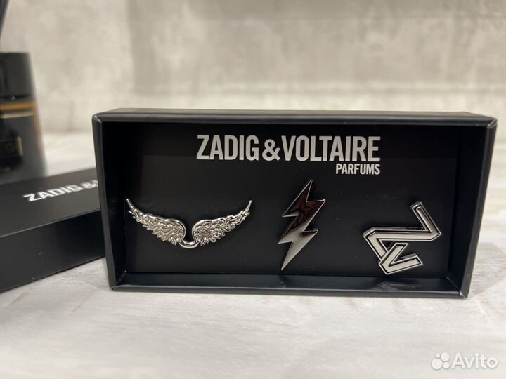 Значок фрачник zadig voltaire