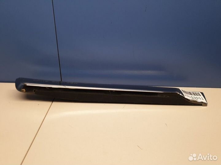 Молдинг задней правой двери Toyota Land Cruiser 20