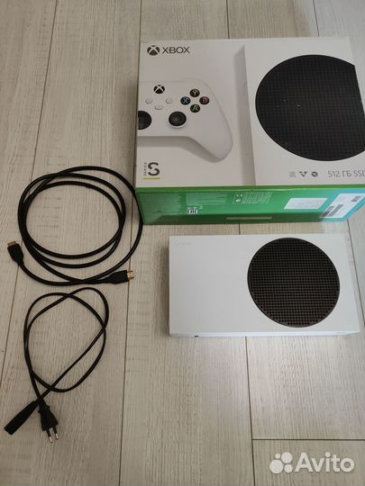 Xbox series s 512gb как новый без геймпада