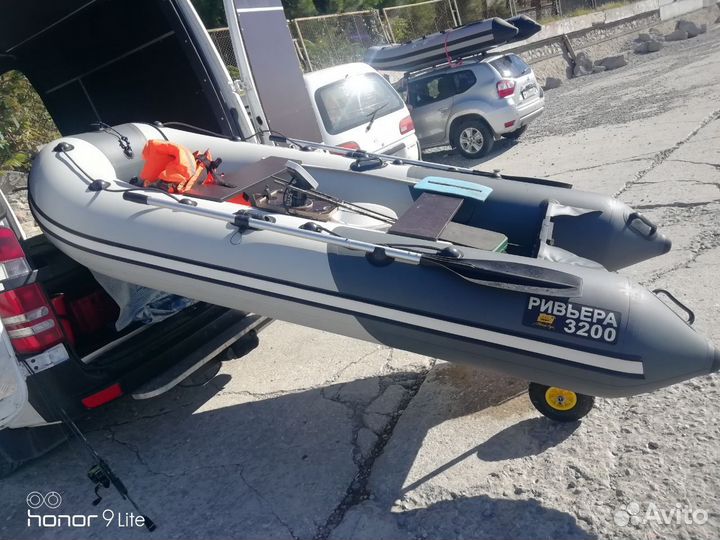 Лодка ривьера 320