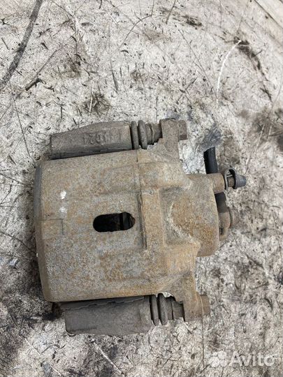 Суппорт тормозной передний правый BYD F3