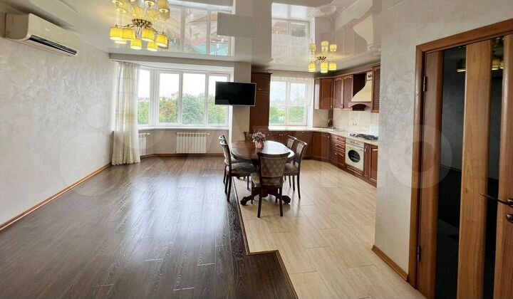 3-к. квартира, 126 м², 4/9 эт.