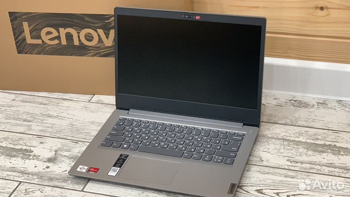 Ноутбук новый Lenovo 8/128 Gb