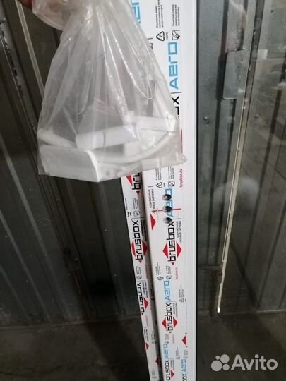 Дверь стеклянная новая