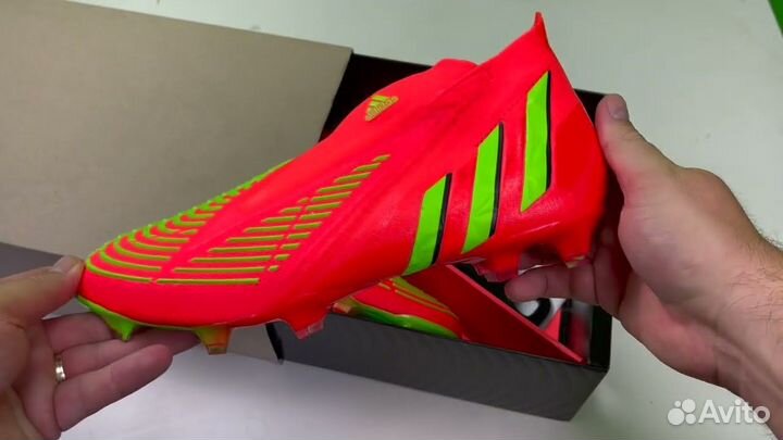 Футбольные бутсы adidas