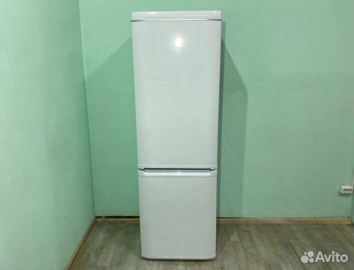 Холодильник Hotpoint-ariston