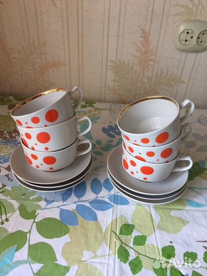 Чайные чашки с блюдцами