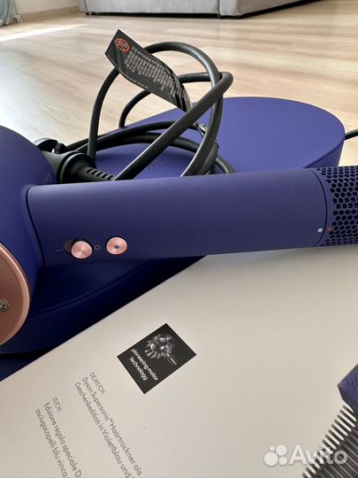 Фен Dyson supersonic