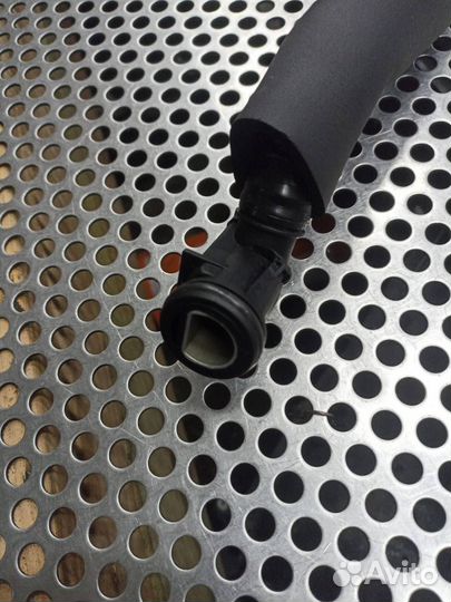 Трубка вентиляции картерных газов BMW 5 G30/G31