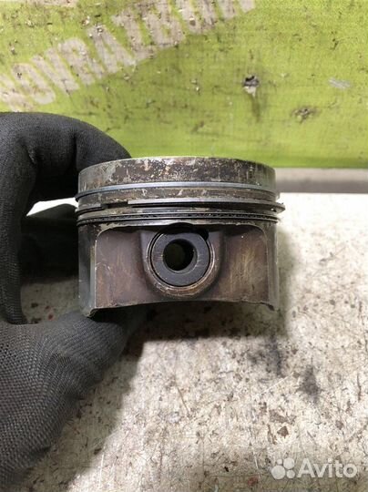 Поршень Фольксваген Пассат Б5