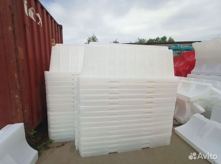 Дорожные боны, барьеры, ограждения