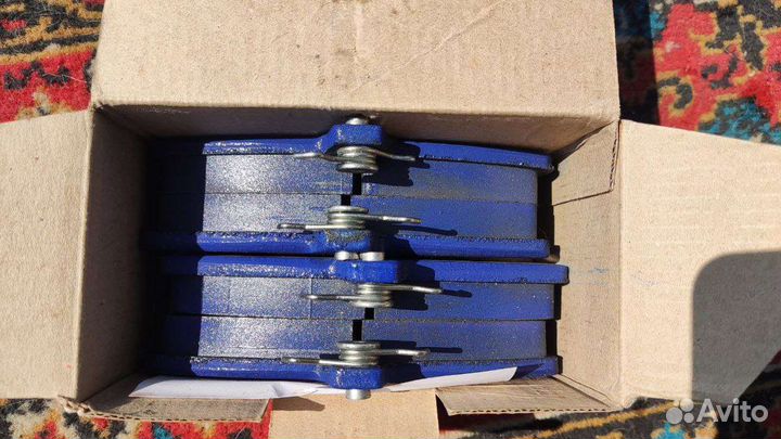 Комплект колодок переднего дискового тормоза Газ