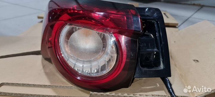 Фонарь задний mazda сх-9
