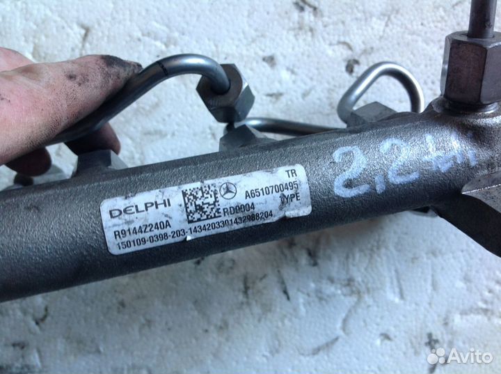 Рейка топливная рампа Mercedes Sprinter w906 OM651