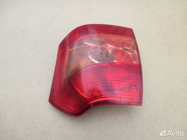 Фонарь задний правый Toyota Corolla E12 Хэтчбек
