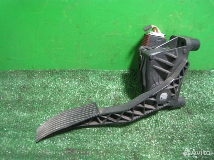 Педаль газа электронная Opel astra H 2007