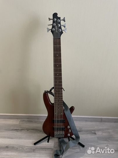 8 струнная бас гитара