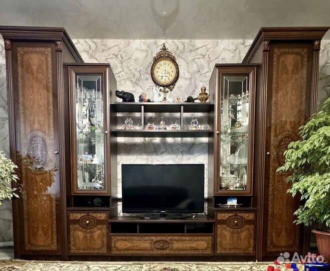 Стенка в гостиную