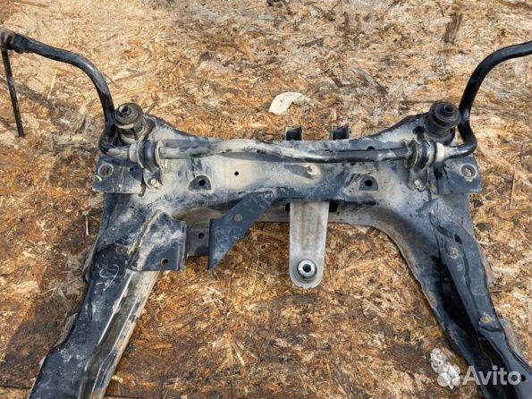 Передний подрамник Ниссан Х-Треил Т32