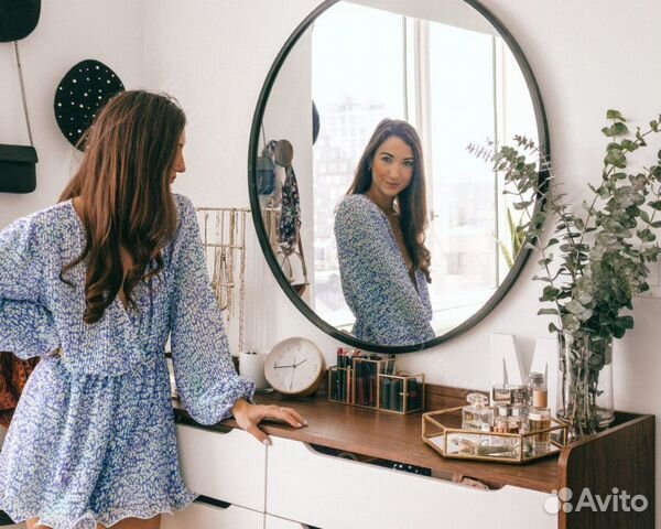 Круглое зеркало в черной раме Myrtille