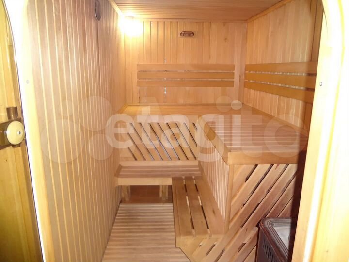 Коттедж 221,3 м² на участке 18 сот.