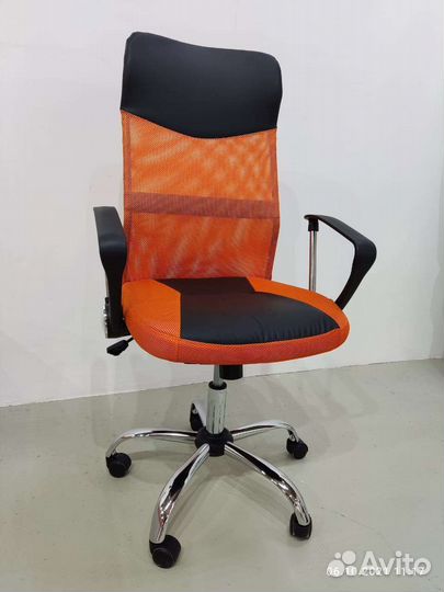 Офисное кресло