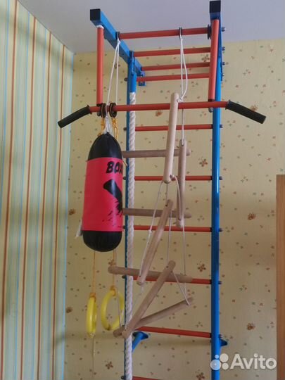 Детская спортивная шведская стенка