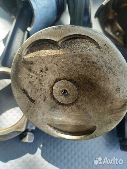 Поршень с шатуном Мазда 626