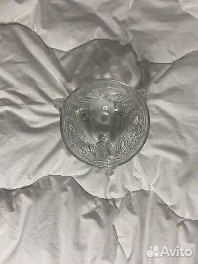 Хрустальная конфетница на ножках