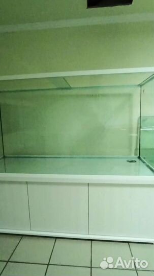 Аквариум 784 для торговли живой рыбой