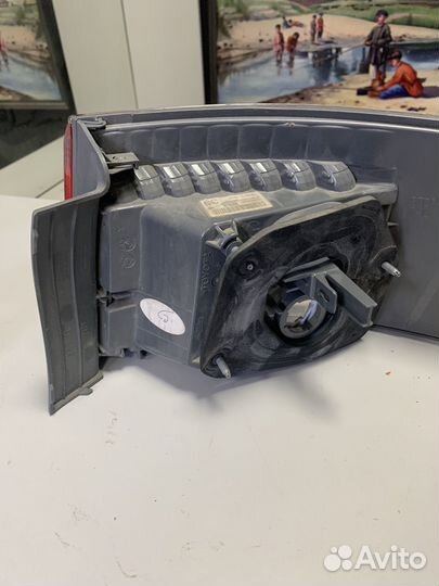 Задние фонари Toyota avensis