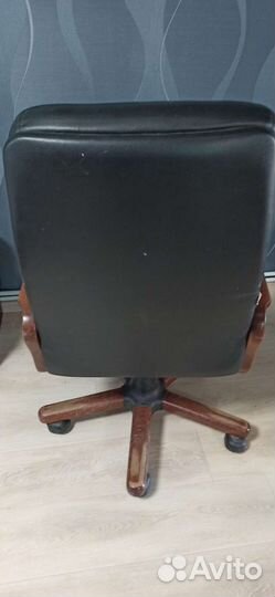 Компьютерное кресло руководителя