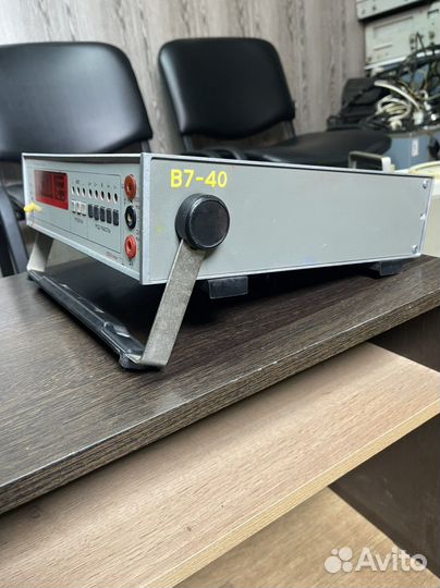 Вольтметр В7-40