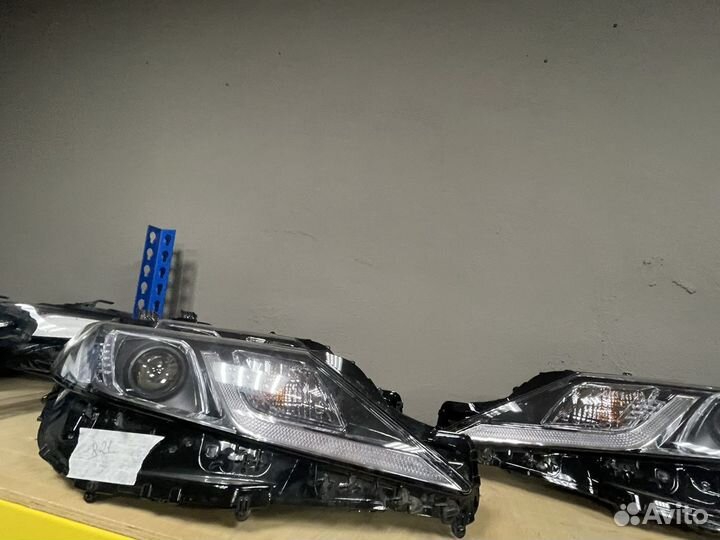Toyota camry v 70 v75 фары 2021 2018 в идеале