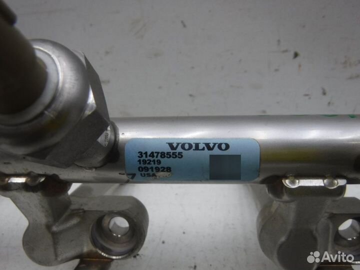 Рампа топливная на Volvo V90 (Cross Country) 31410