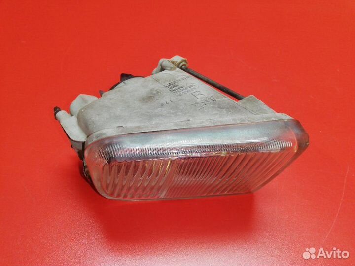 Фара противотуманная передняя правая Mitsubishi