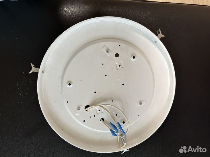 Потолочный светильник